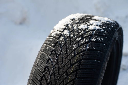 фото протектора и шины WINTERHAWKE I Шина ZMAX WINTERHAWKE I 185/65 R14 86T